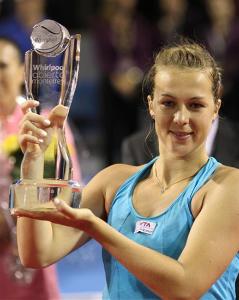 他更是在与 他更是在与