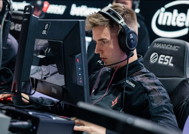 待接下来更 待接下来更