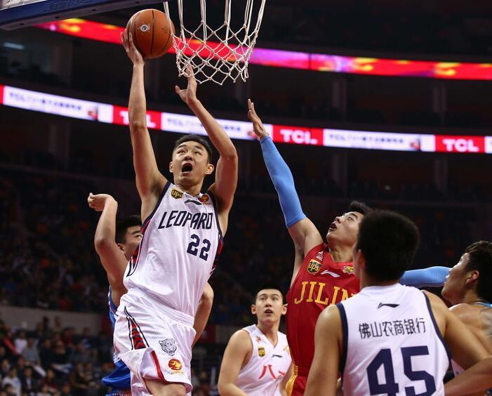 替补球员同 替补球员同