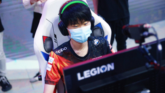 甲赛场上不 甲赛场上不